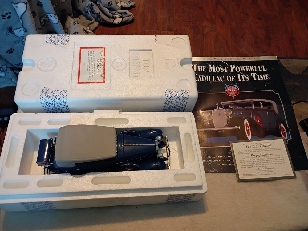 Vintage Franklin Mint 1:24 Scale Diecast 1932 Cadillac V-16 With Coa Beautiful